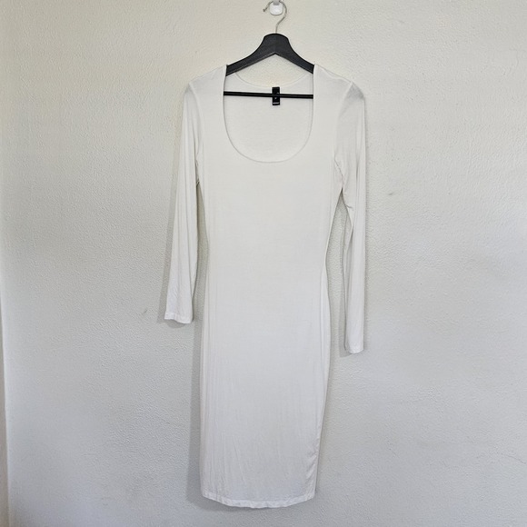 Windsor Dresses & Skirts - Windsor White Long Sleeve Scoop Neck Bodycon Midi Dress - Size Large